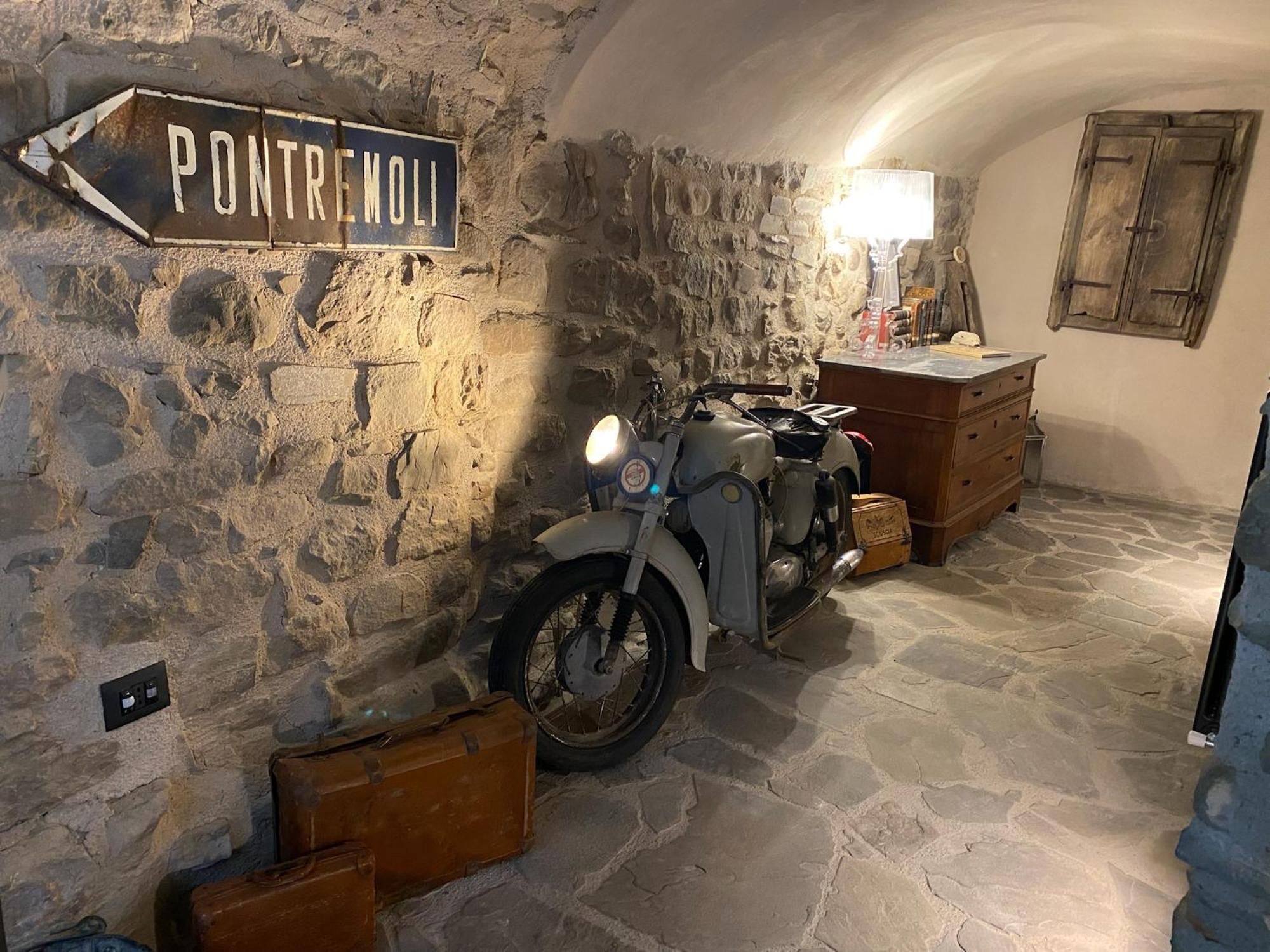 La Casa Medievale Suites E Spa ポントレーモリ エクステリア 写真